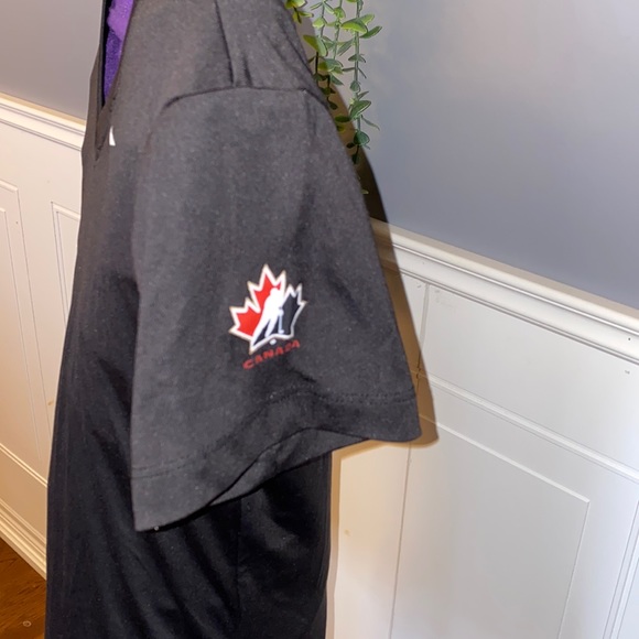 Nike Canada Hockey Shirt - Picture 3 of 6